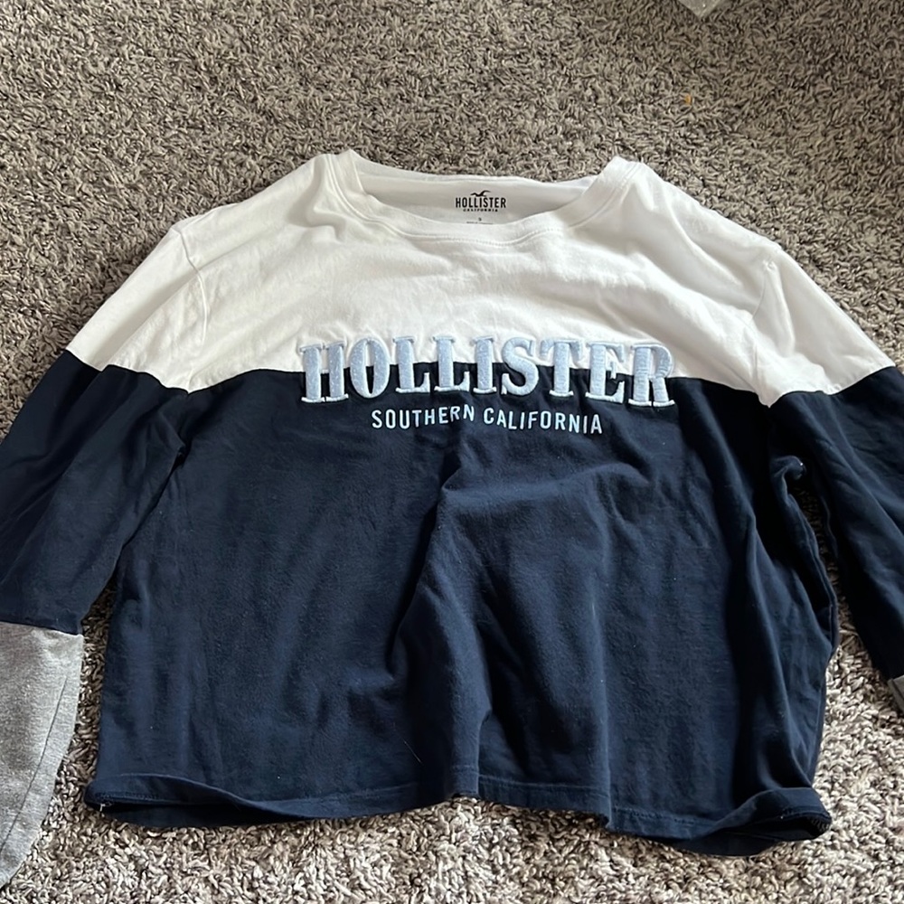 long sleeve hollister top!